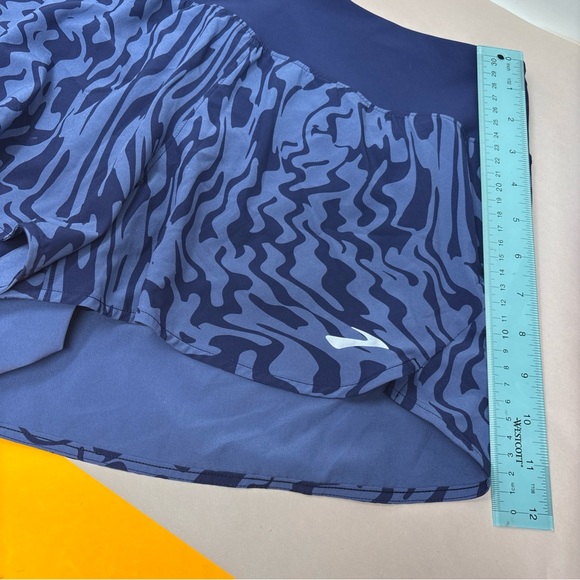 Medium Brooks Sample Women's Blue Patterned Shorts new - Picture 12 of 16